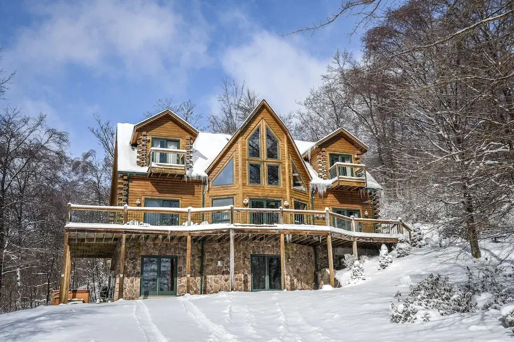 Cozy Bear Chalet 4 Bedroom House