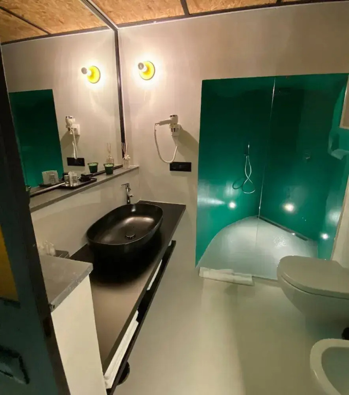 Deluxe Studio