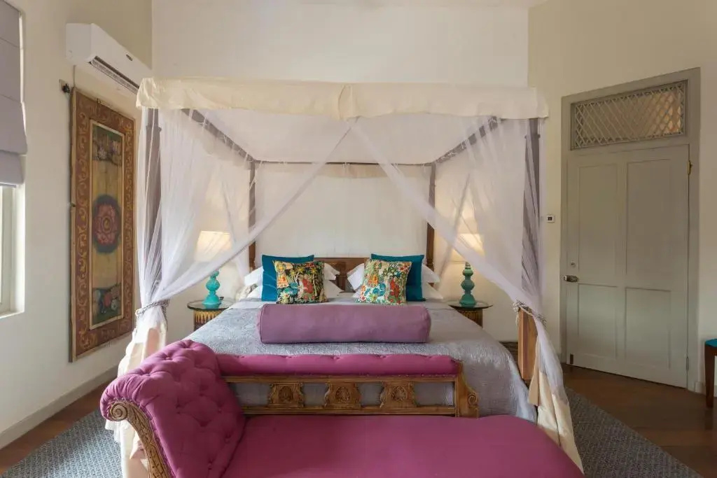 Standard Double room with balcony (full double bed)