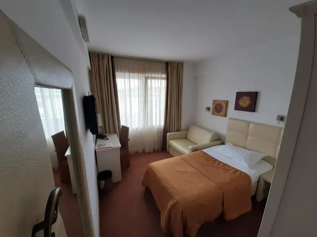 Economy room