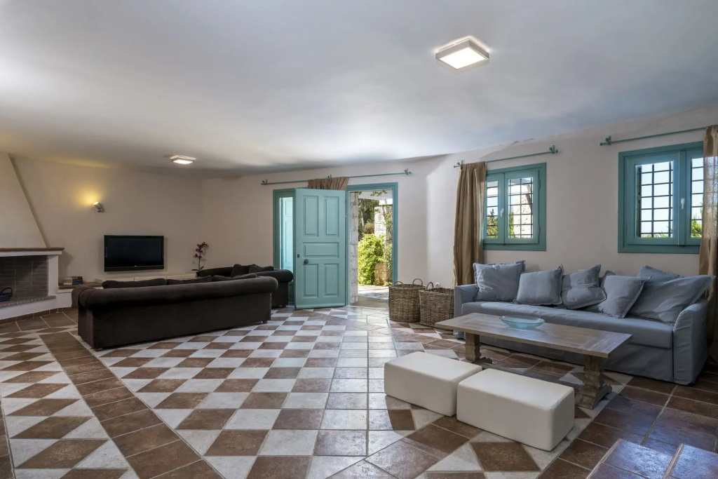Electra Beachfront Villa