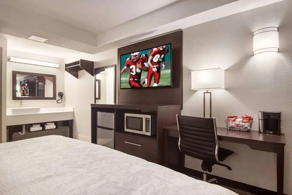 Ramada Inn — 4