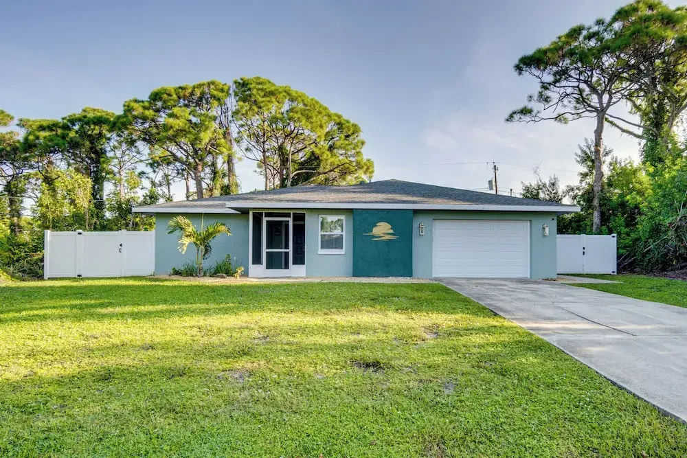 3 Mi to Manasota Key: Stylish Single-story Home!