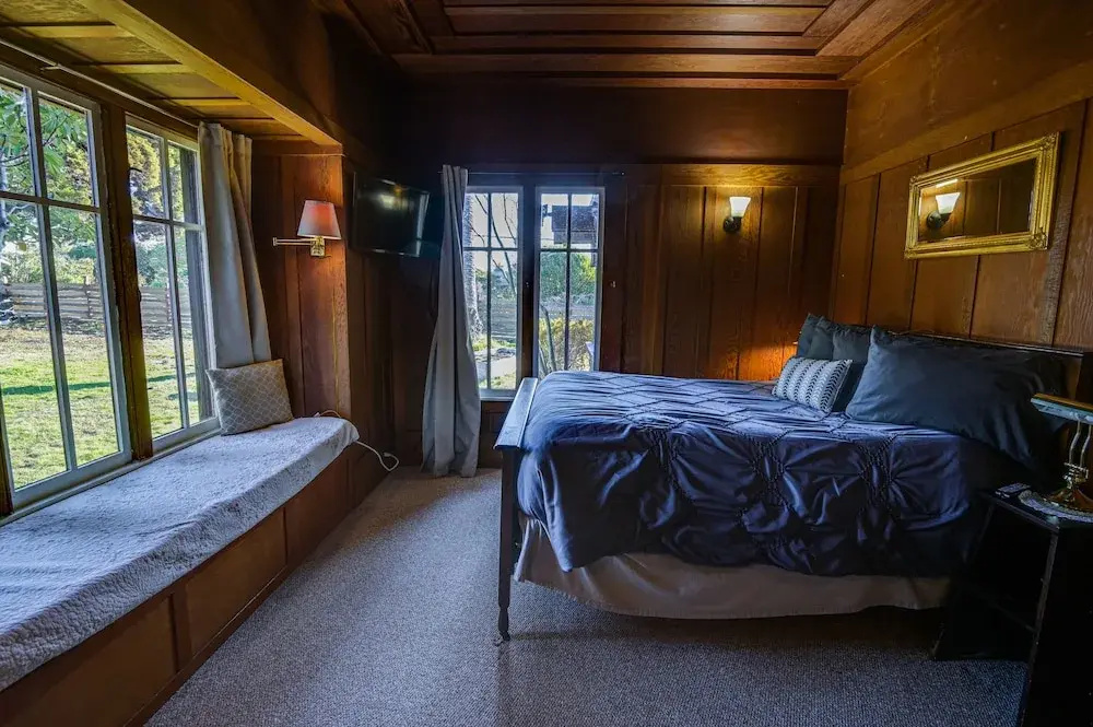 Premium Double room with garden view (full double bed)
