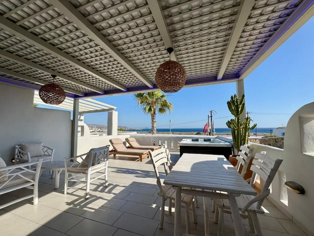 Naxos Grand Hotel