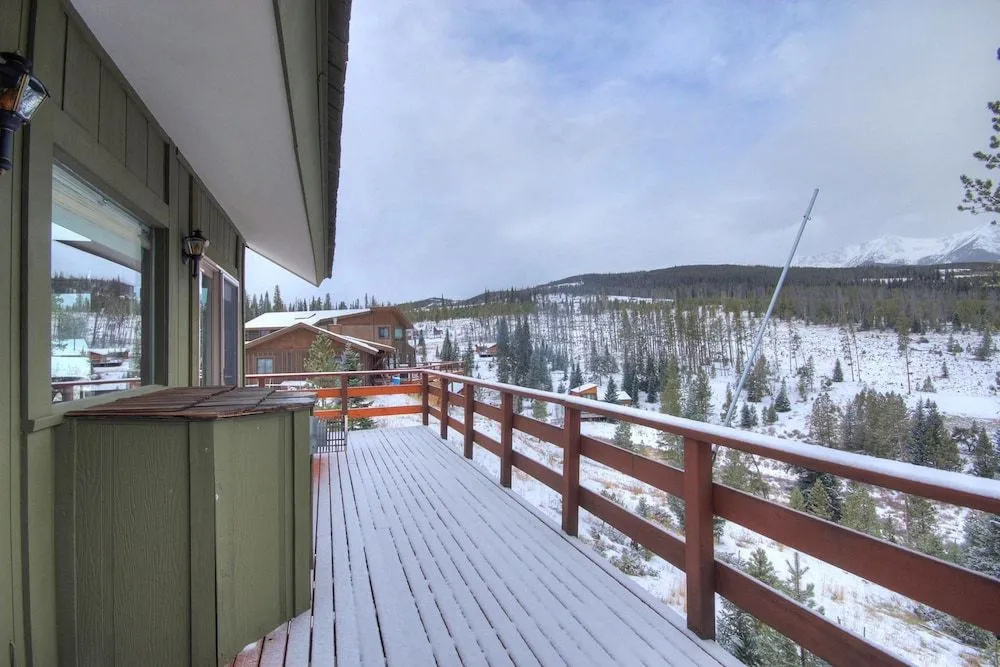Elk View 4 Br home by RedAwning
