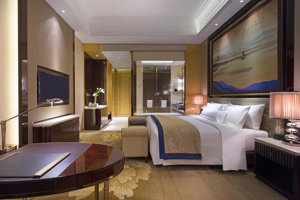 Grand Deluxe Double room (full double bed)
