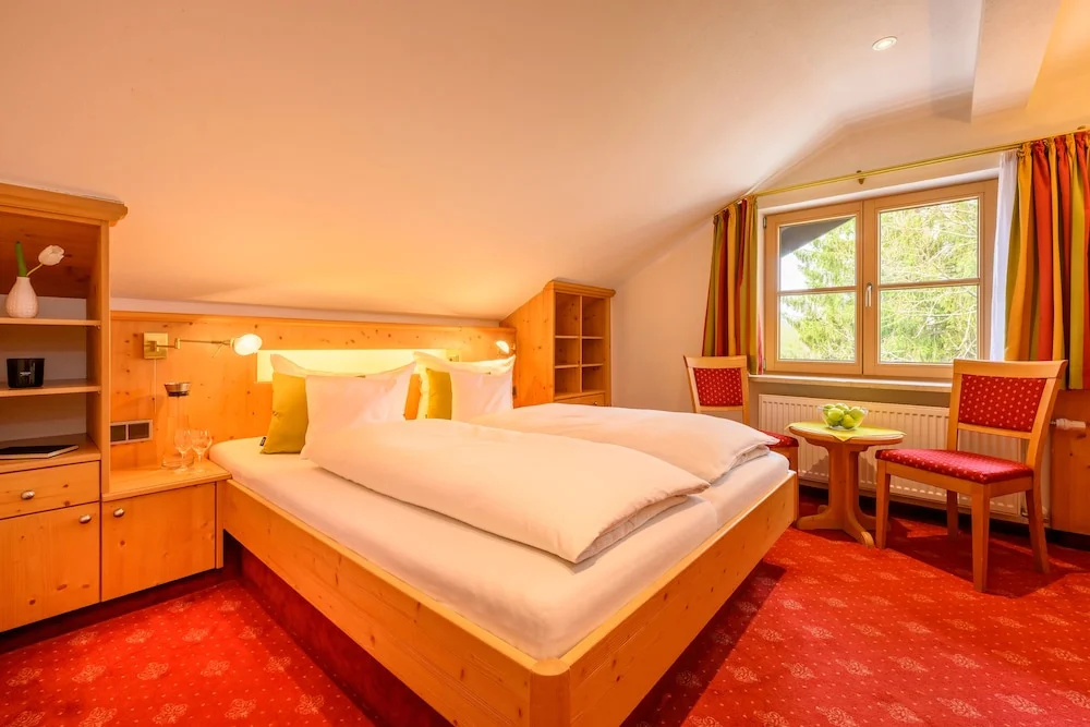 Economy room