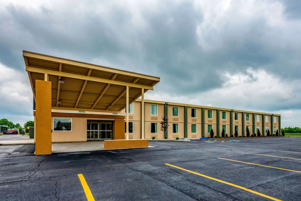 Red Lion Inn & Suites Bucyrus North