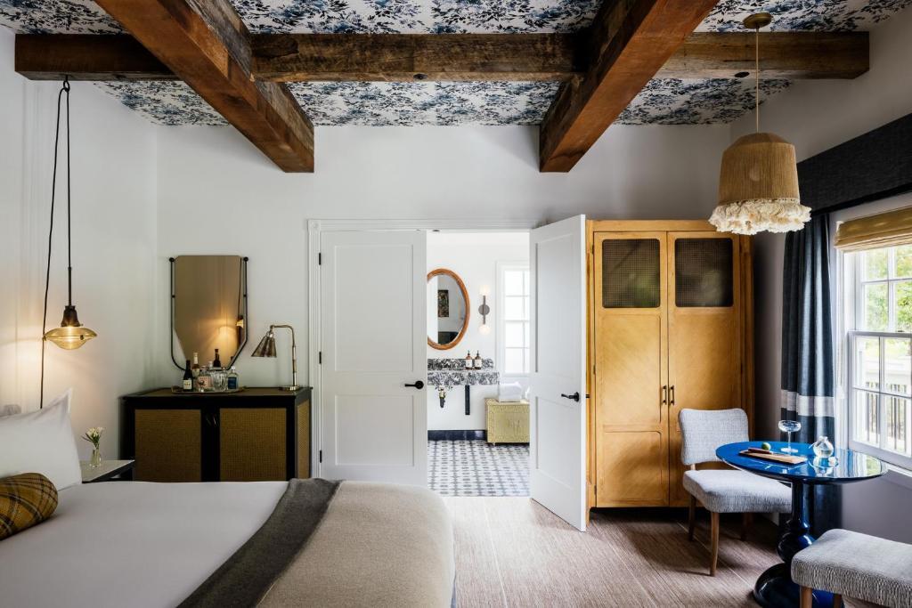 Madrona Manor by null