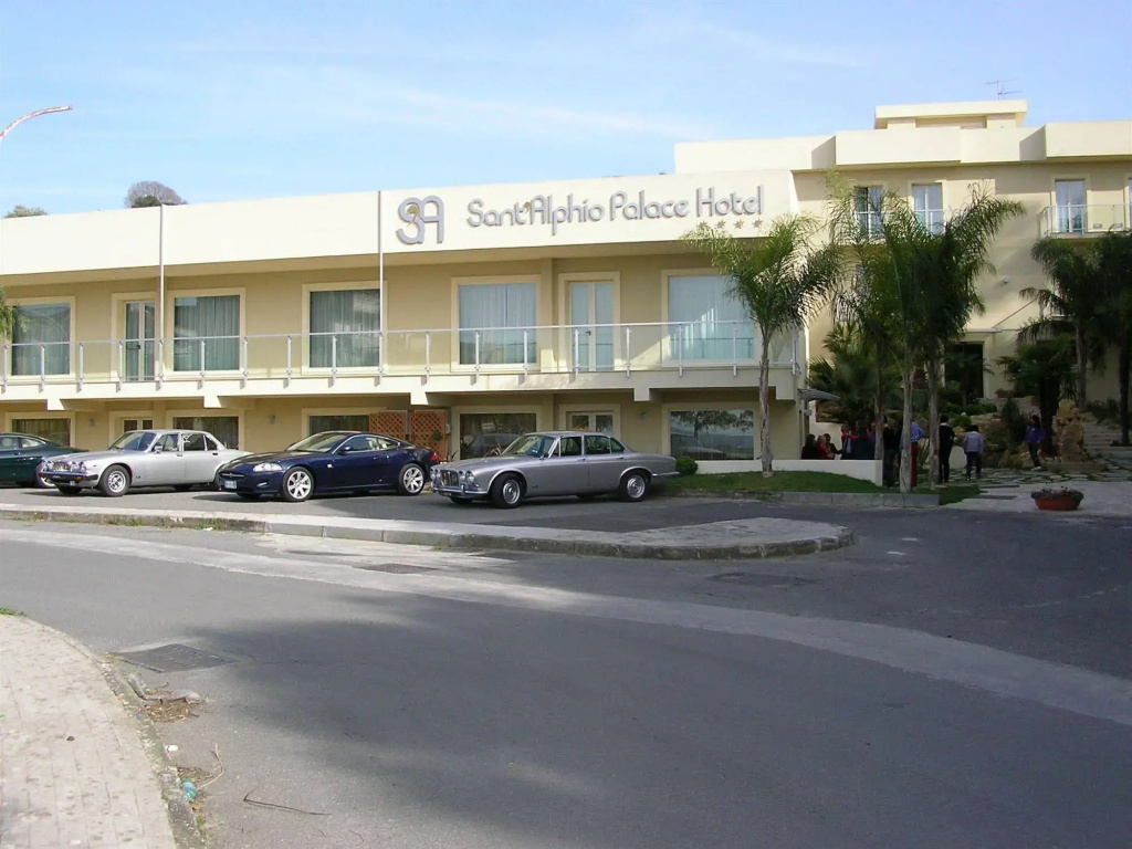 Sant'Alphio Palace