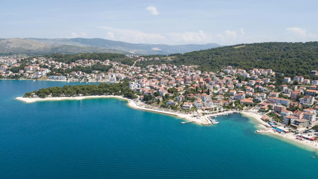 Family friendly apartments with a swimming pool Okrug Gornji, Ciovo - 18827