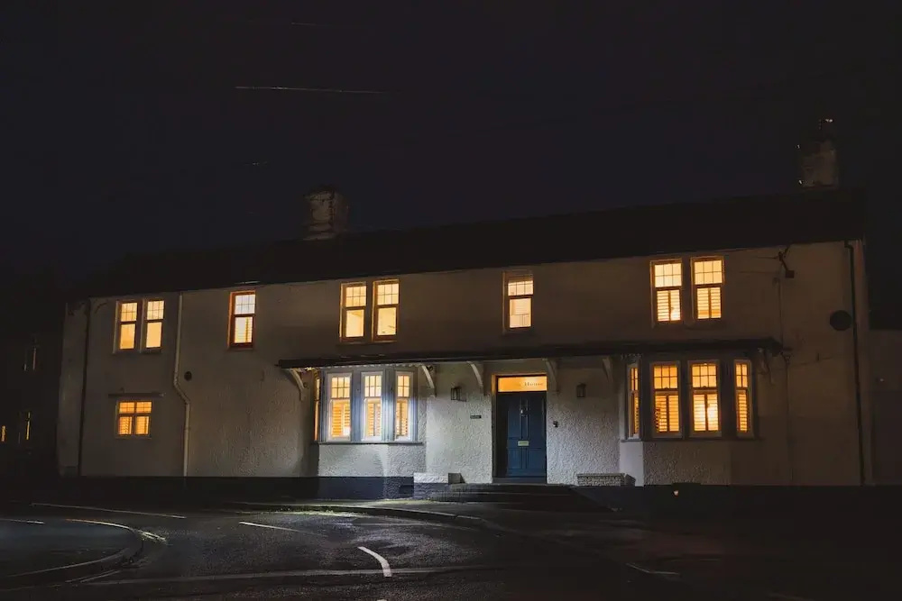 Luxury House Sleeps 14 With Secret Bar Near Bath
