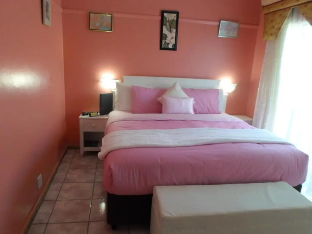 Deluxe Double room with balcony (full double bed)