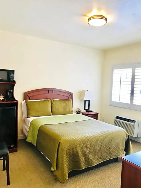 Economy room