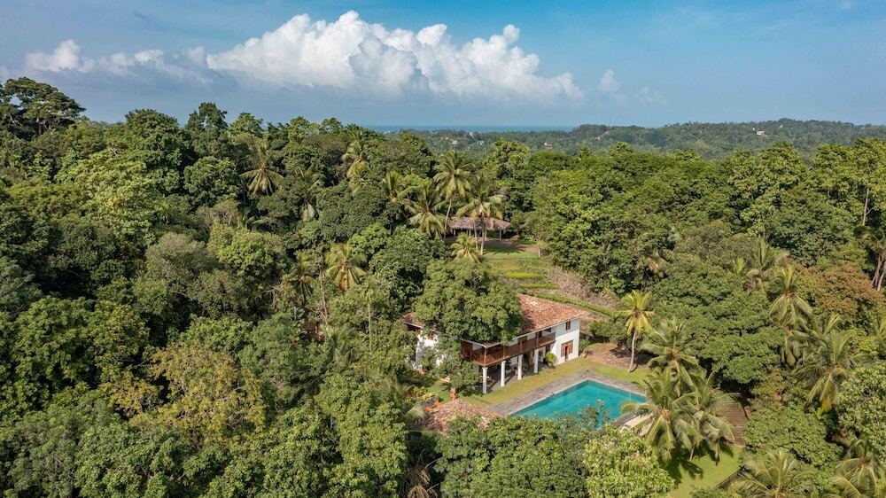 Luxurious 07 Bedroom Hilltop Villa With Private Gym