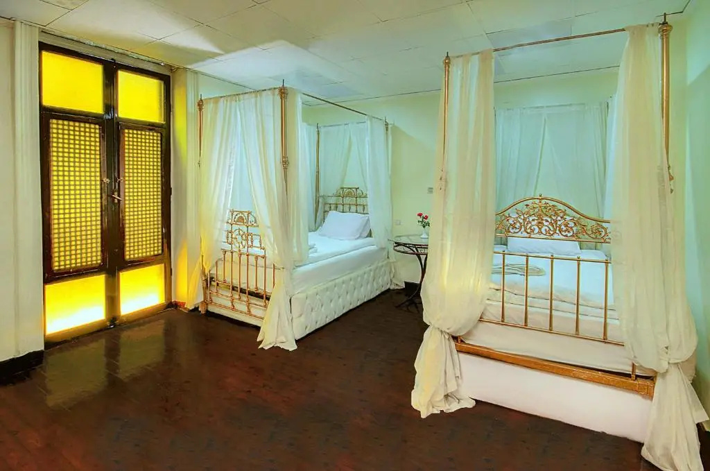 Standard Triple room