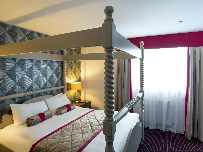Mercure Doncaster Centre Danum Hotel - Tap to explore photos