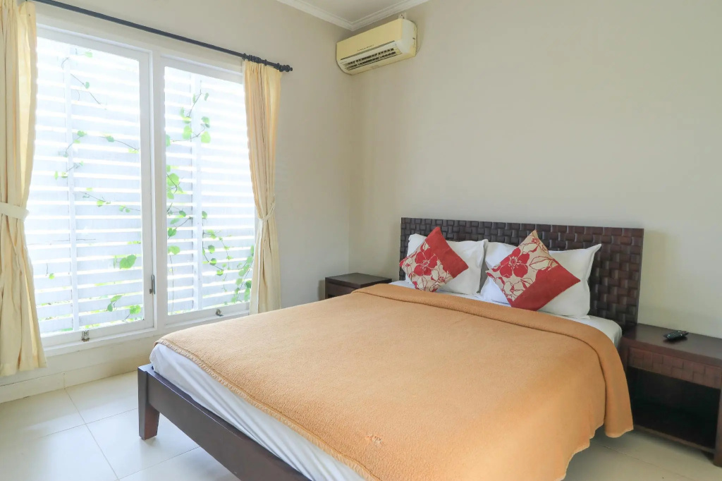 2 Bedrooms Villa