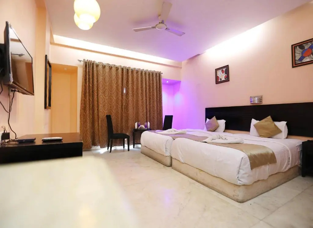 Deluxe Double room with balcony (full double bed)