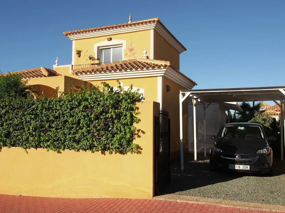 Detached Holiday Home with Private Swimming Pool near Mazarròn