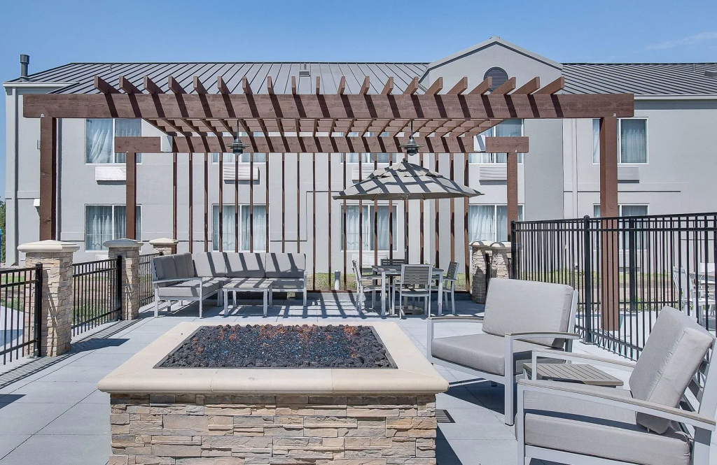 Balcony & Terrace