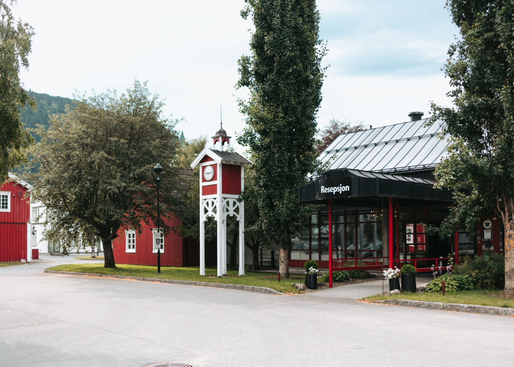 Bårdshaug Herregård