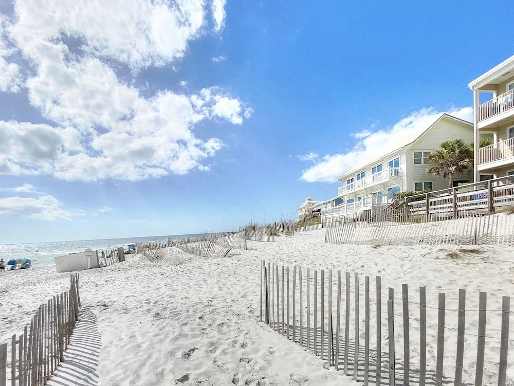 Leeward Ii-3-front Row 1 Bedroom Condo by RedAwning