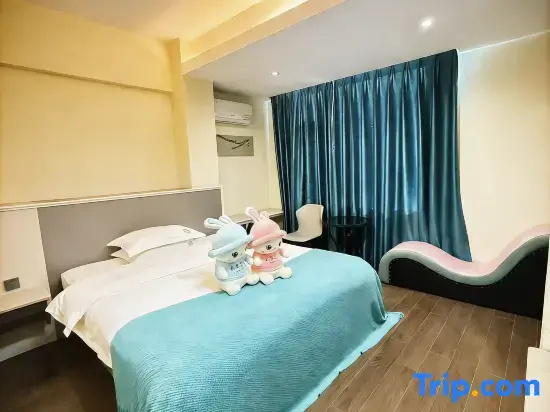 Standard Double room with garden view (full double bed)