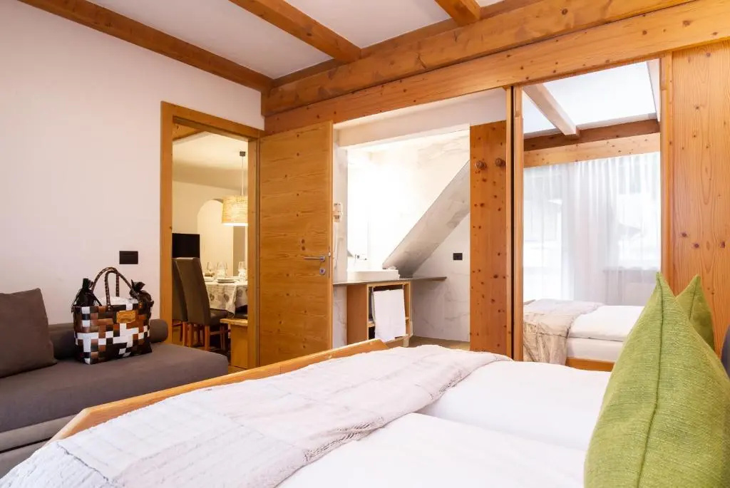 2 Bedrooms Deluxe Duplex Suite