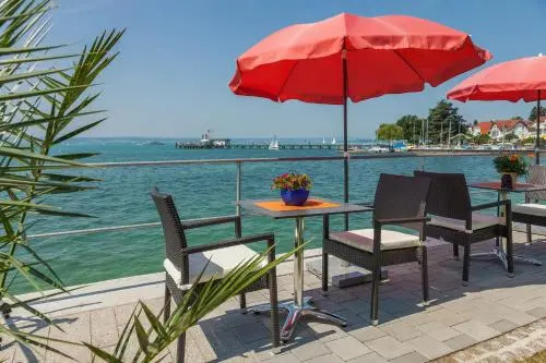 Beach & Waterfront