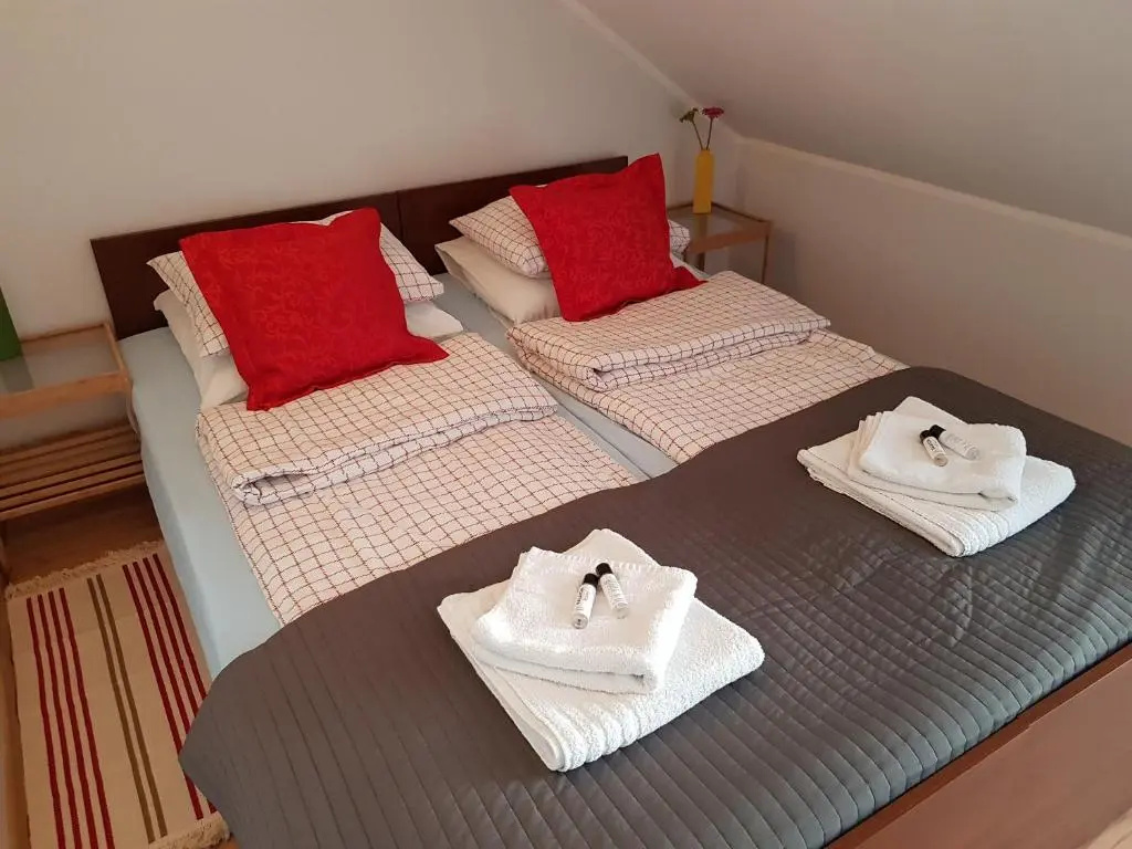 Standard Double room with balcony (full double bed)