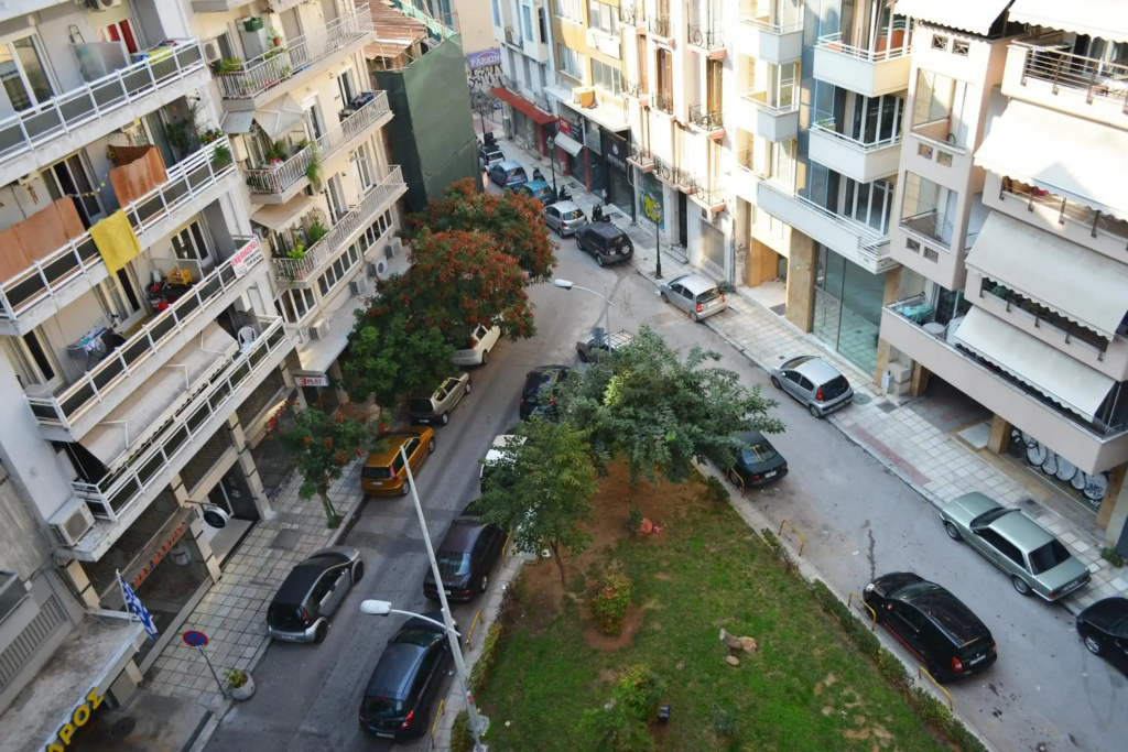 Bella Suite in the heart of the City Center, Parking