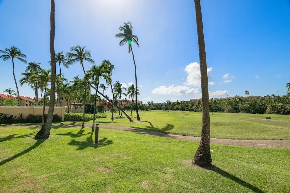Coastal Living With Golf Course Vistas Otium