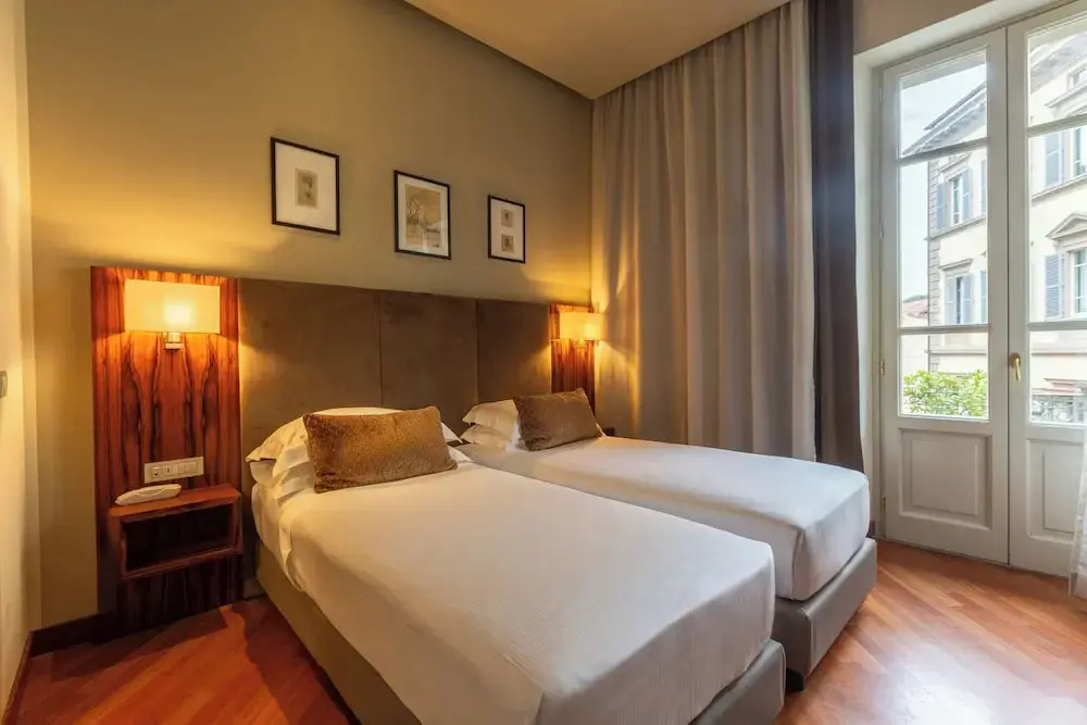 Deluxe Double room (full double bed)