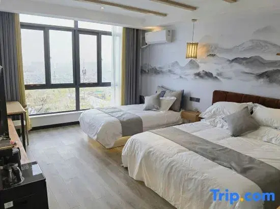 Standard Family room with view