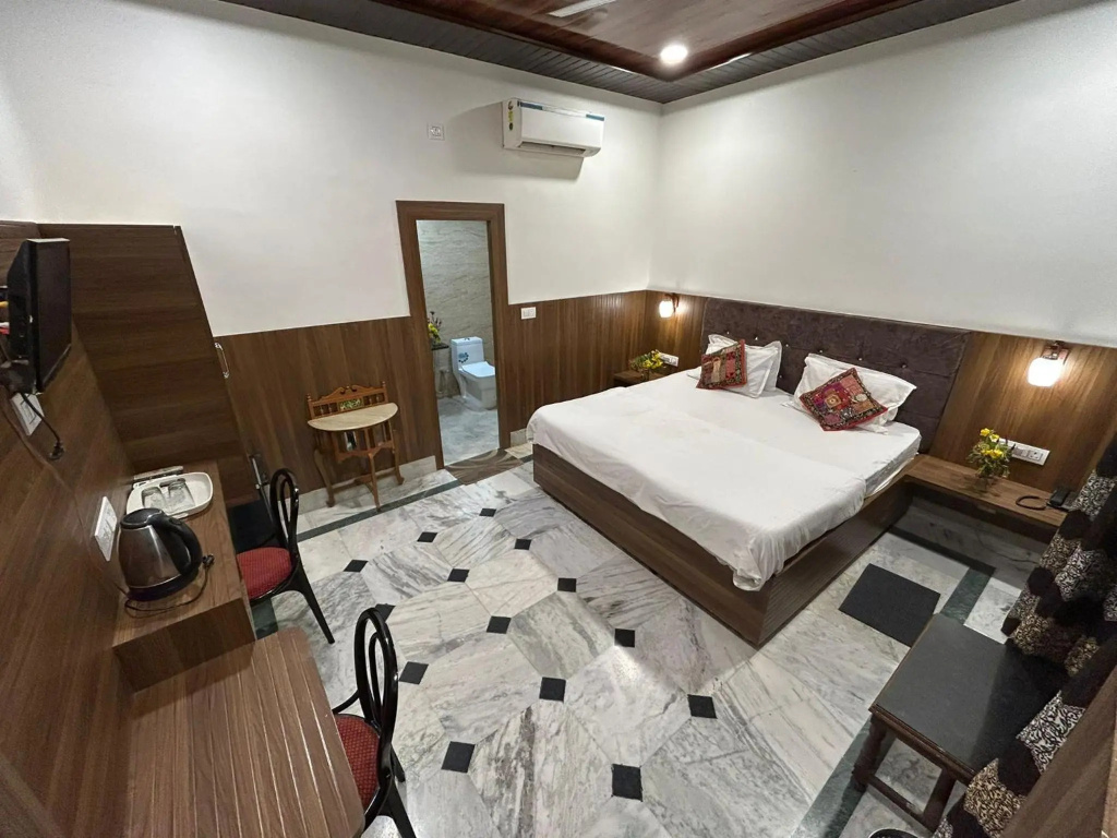 Hotel Zen — 4