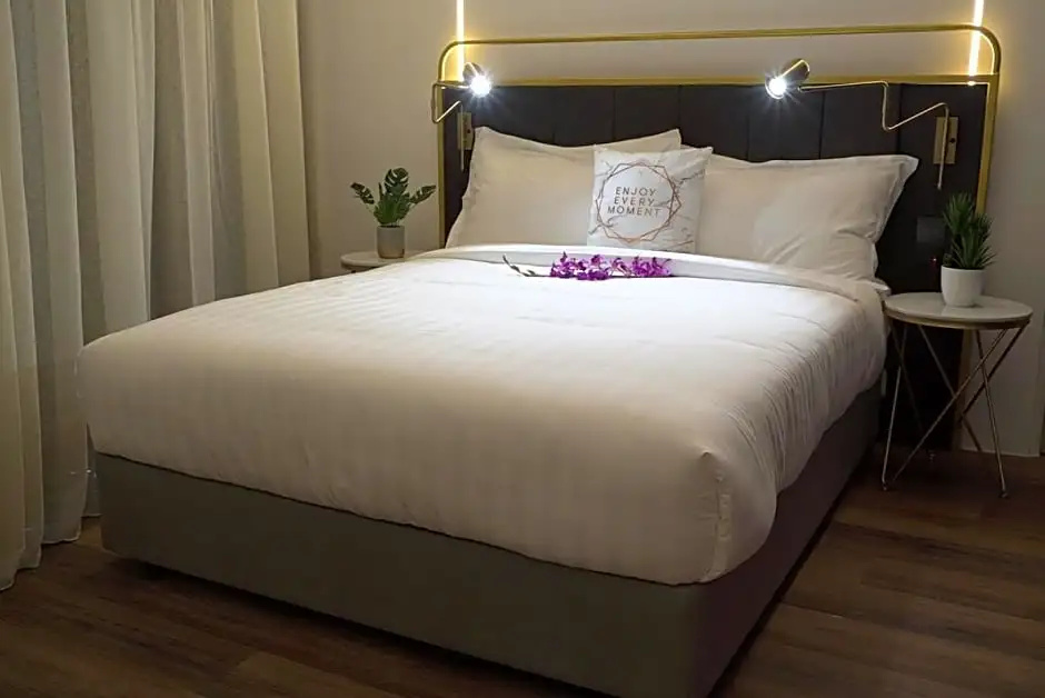 1 Bedroom Double Suite (full double bed)