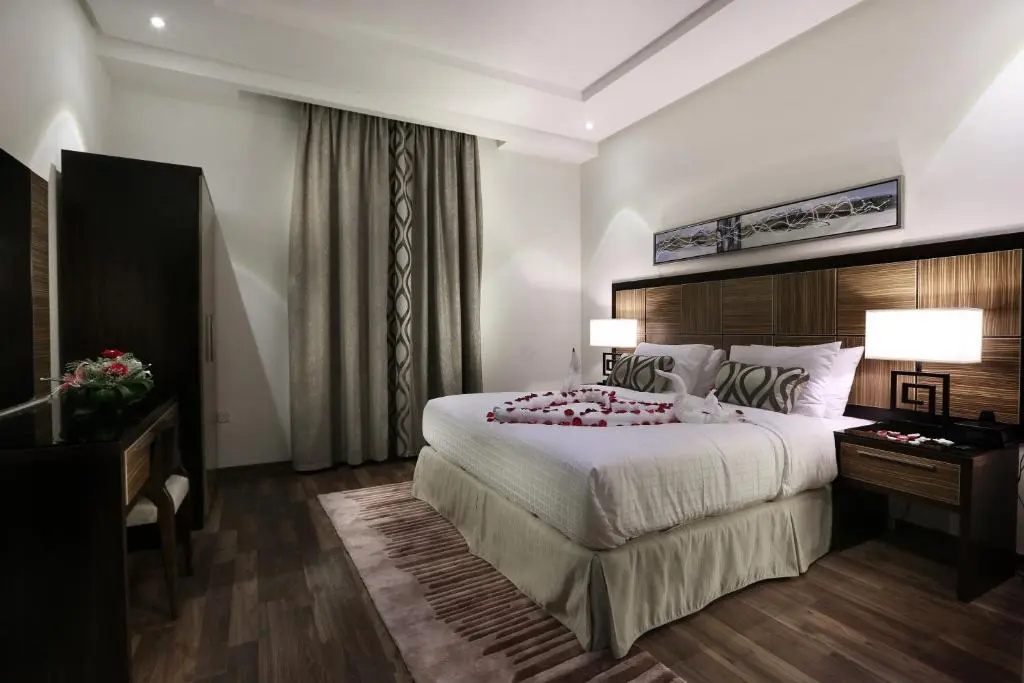 Deluxe Double room (full double bed)