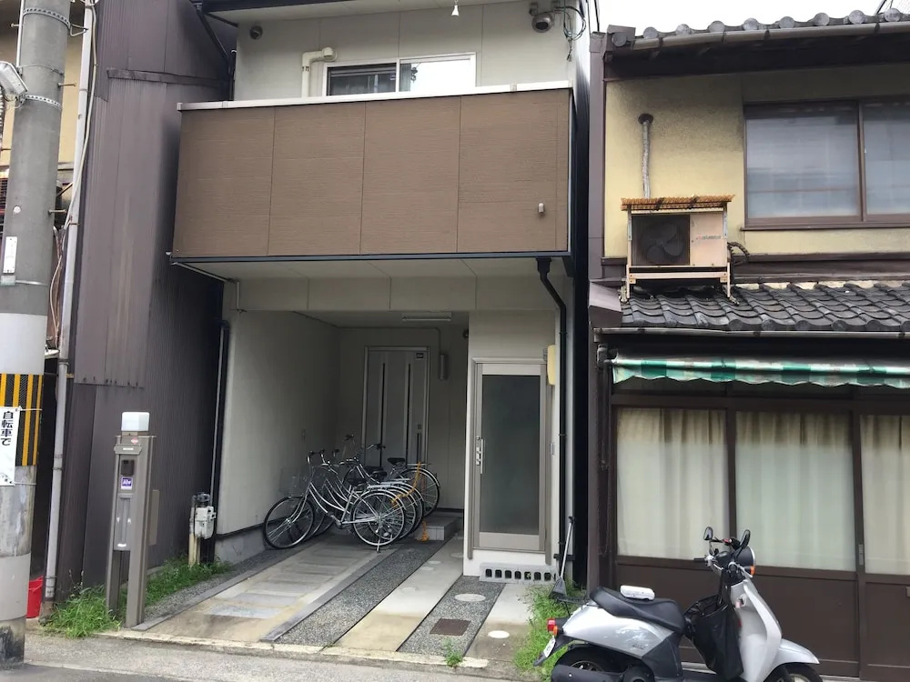 SEISUIYA near GION with FOUR FREE BIKES