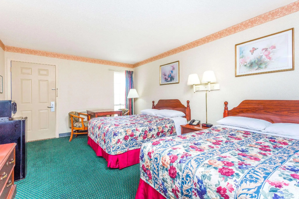 Standard Quadruple room