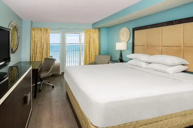 Double Studio with balcony and oceanfront (full double bed)