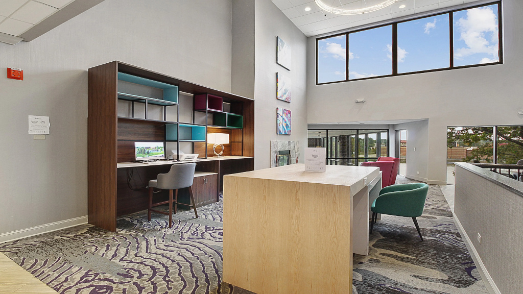 Holiday Inn Chicago Nw Crystal Lk Conv Ctr by IHG - Général