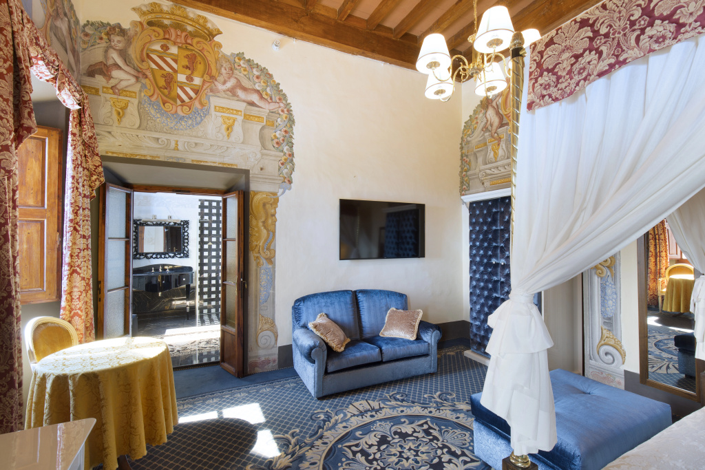 Lobby & Reception