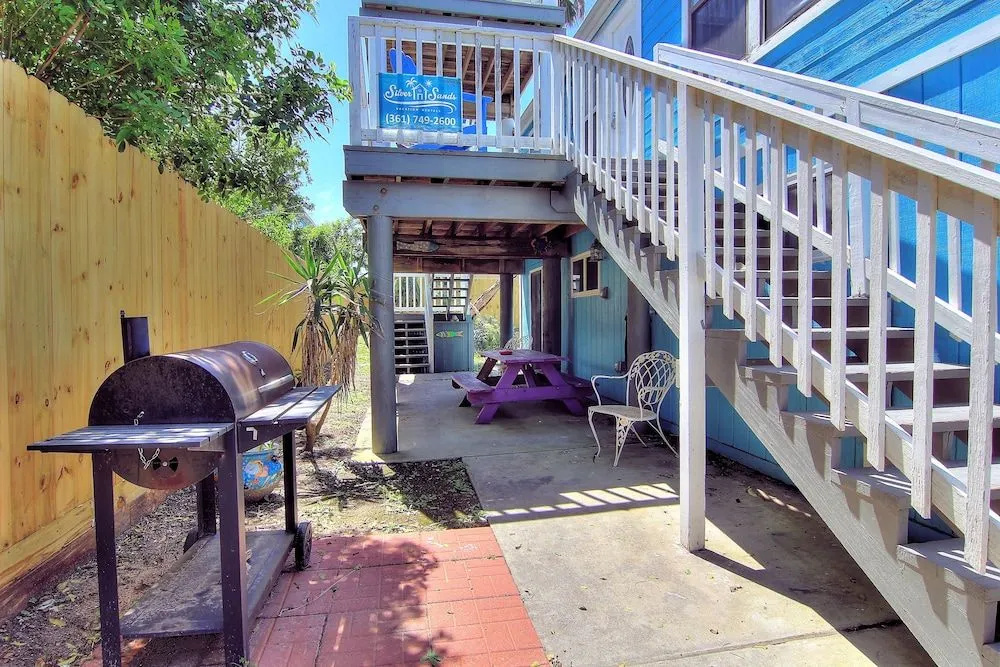 4 Palms 628 by RedAwning
