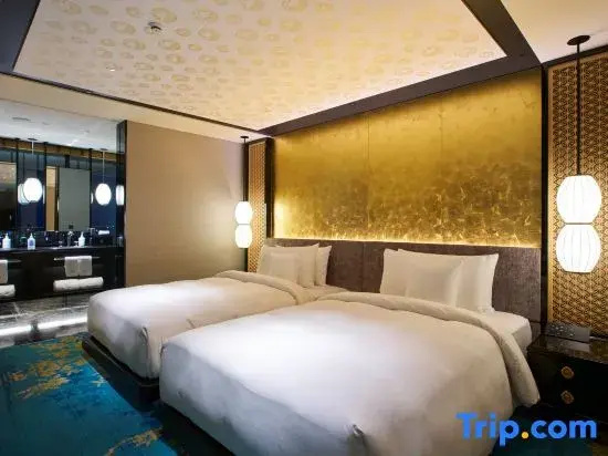 Premier Double room with city view (twin beds)