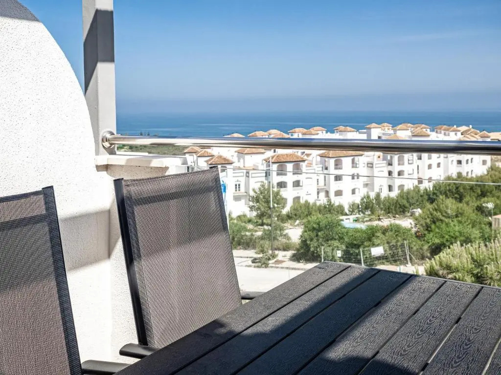 Small Oasis 2366 Sea View