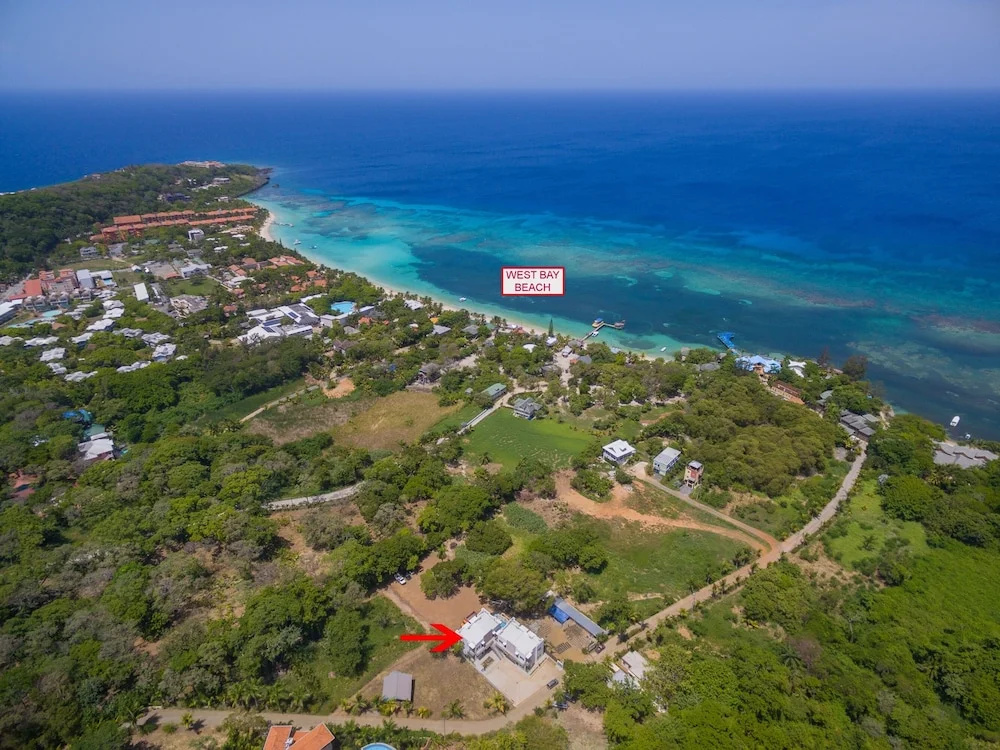 Acqua Di Mare #3 2 Bedroom Condo by RedAwning