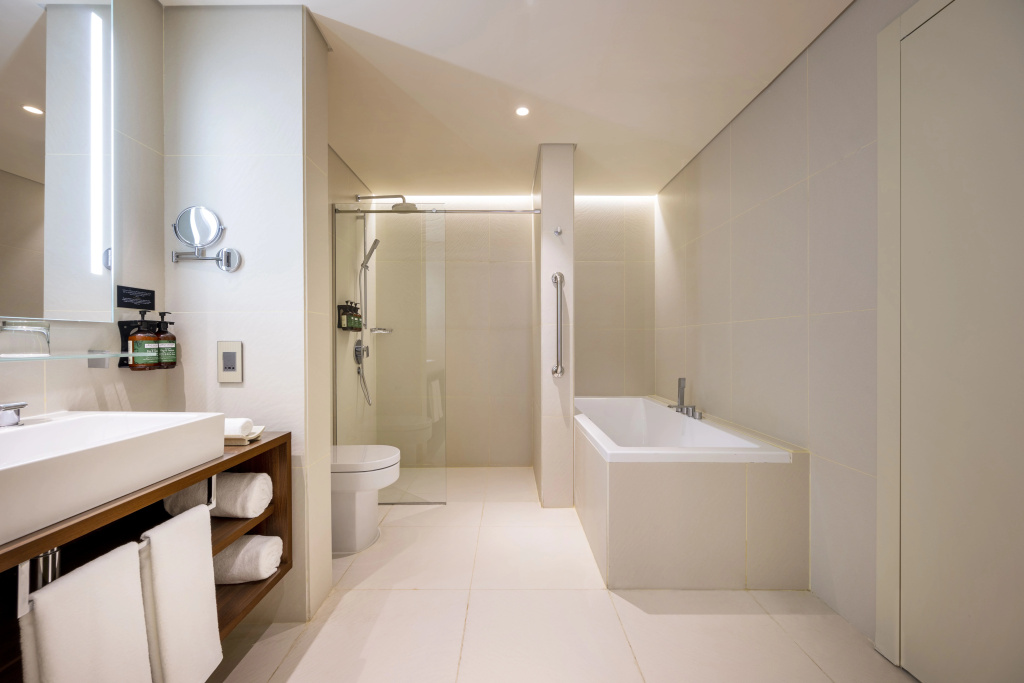 Voco Doha West Bay Suites an IHG hotel, Доха, Катар мініатюра 10