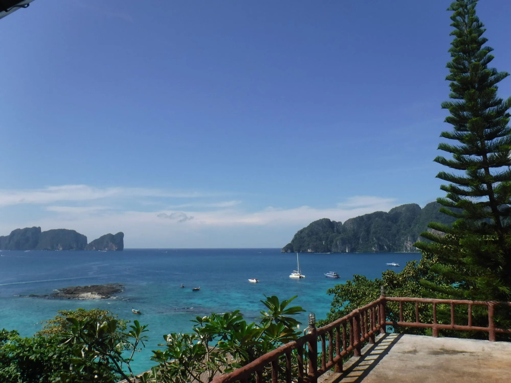 Beach & Waterfront